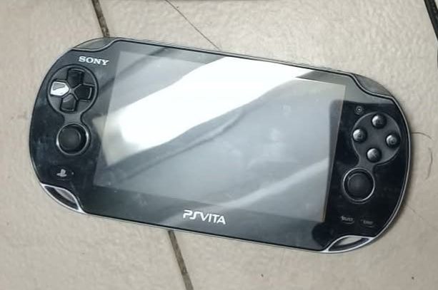 PsVita com cartão de memória Sony 16gb,carregador original e uma bolsa