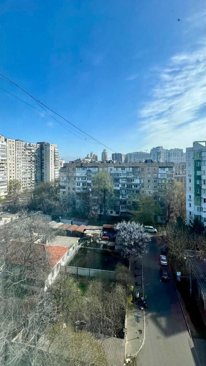 6 ст. Большого Фонтана, 4 комн. квартира