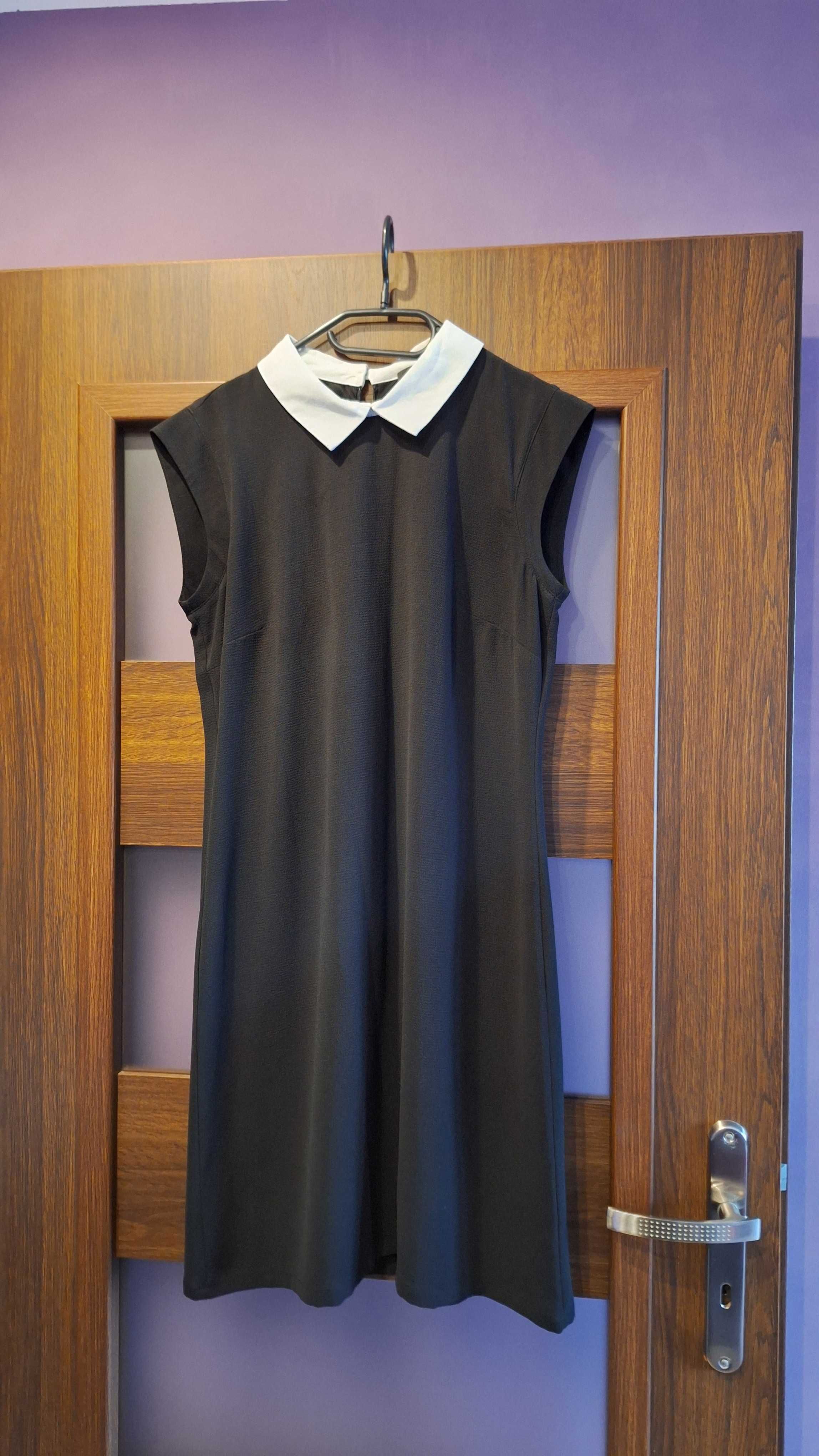 Krótka, czarna, wizytowa sukienka