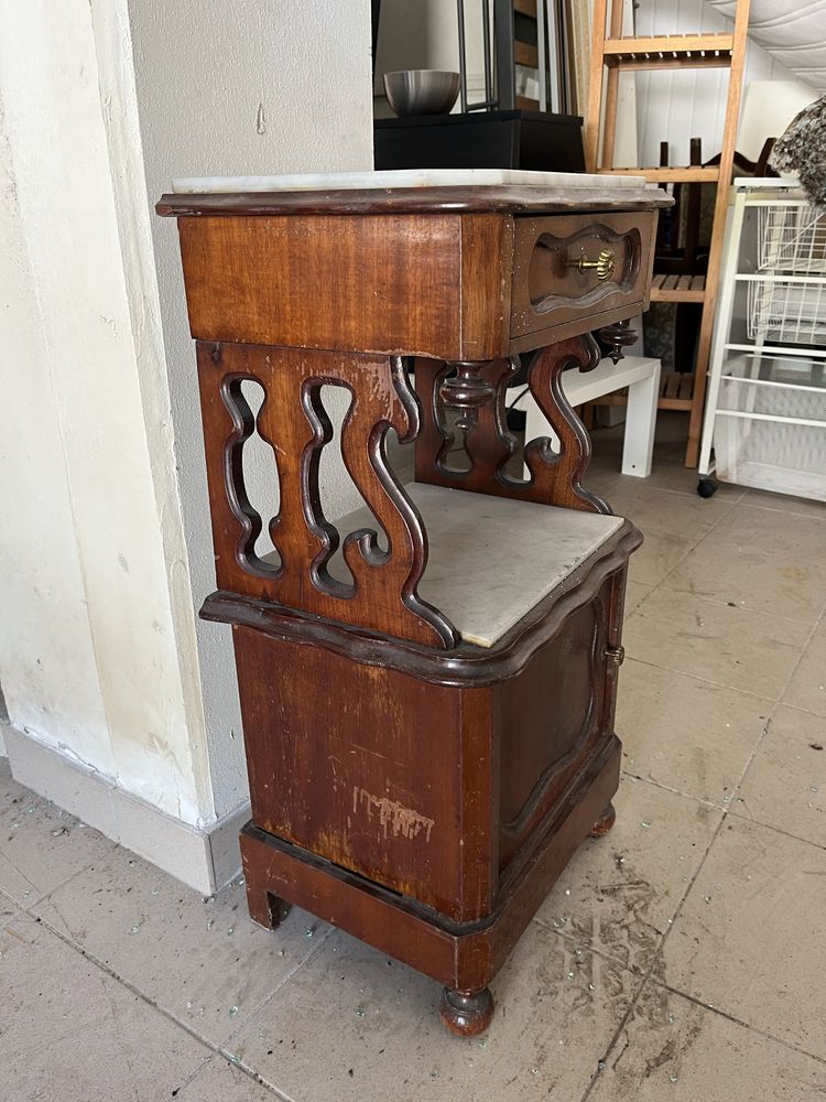 Mesa de cabeceira