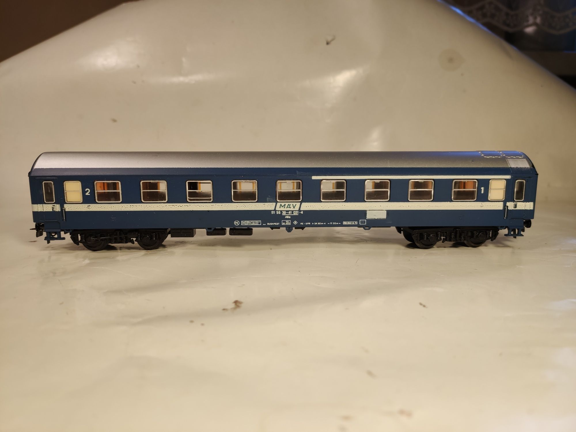 Wagon Schicht z oświetleniem - kolejka makieta skala H0