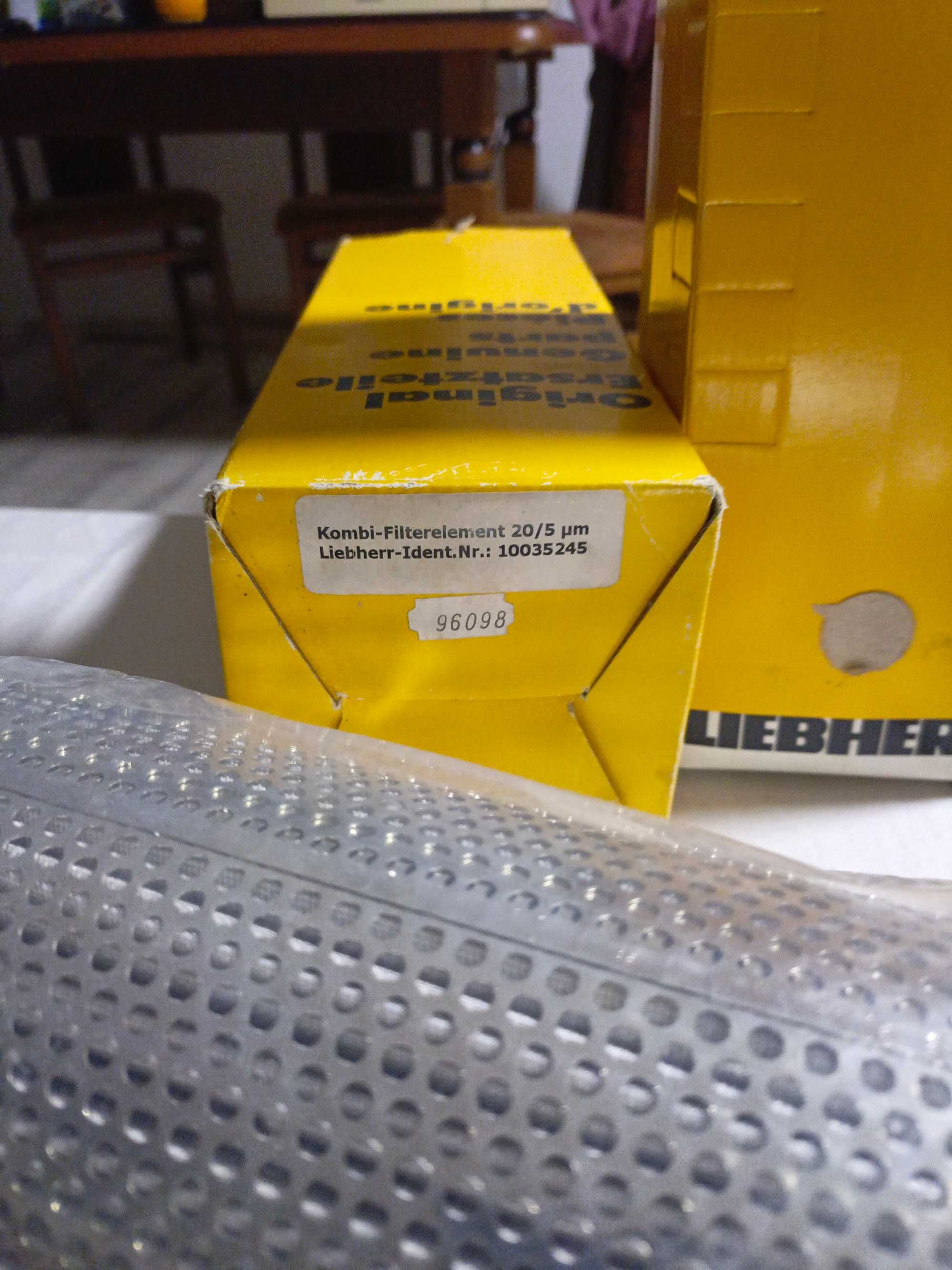Filtr hydrauliczny liebherr  Nowy