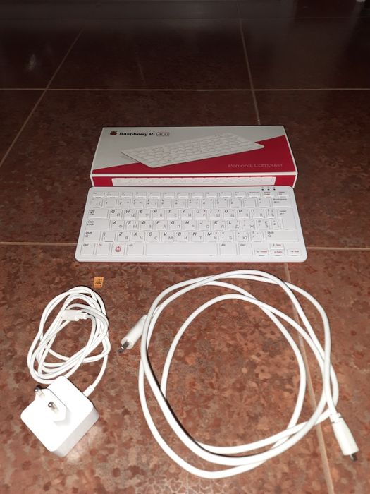 Raspberry pi 400 - комп'ютер у клавіатурі!
