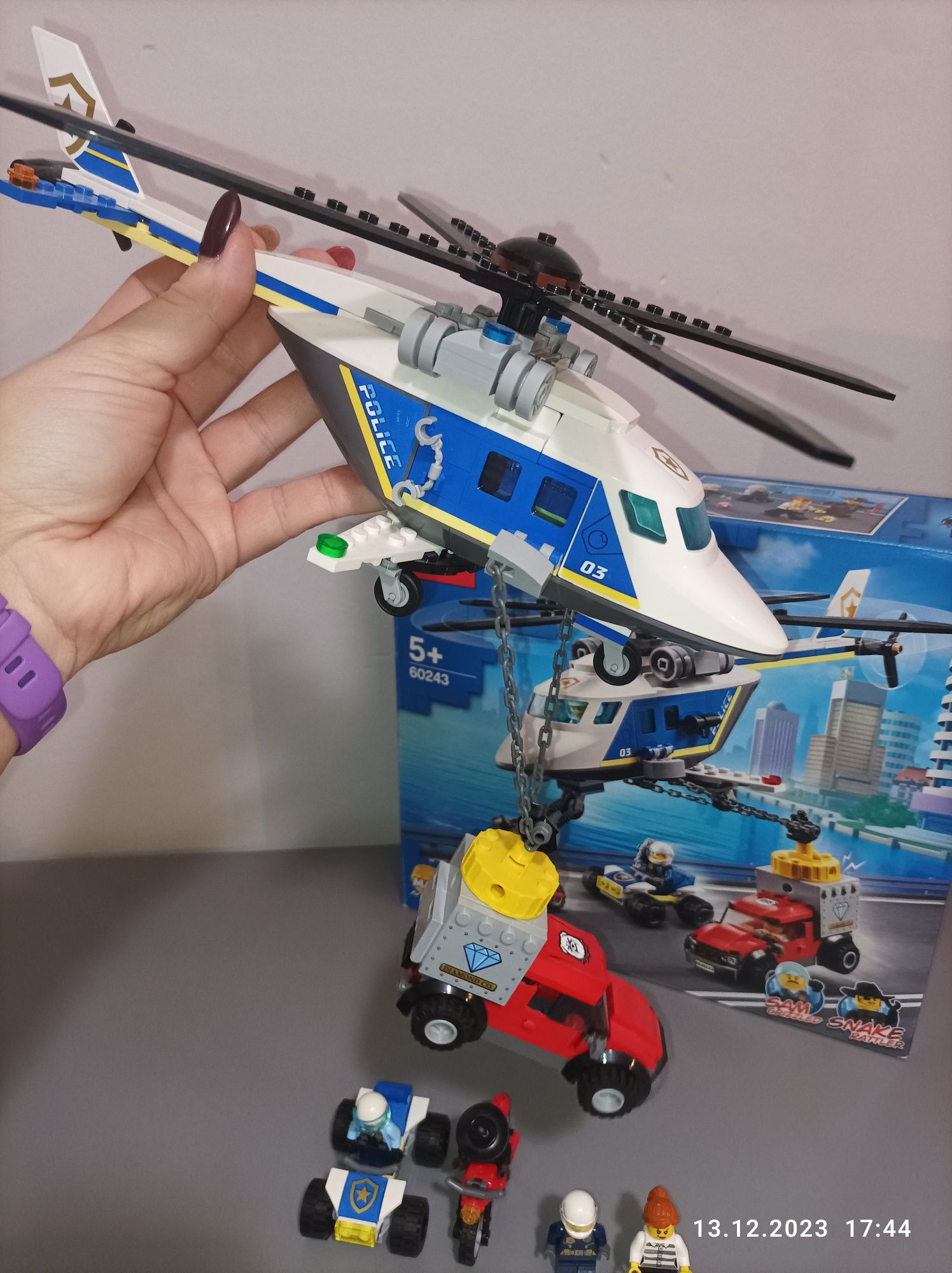 LEGO City Pościg policyjnym helikopterem