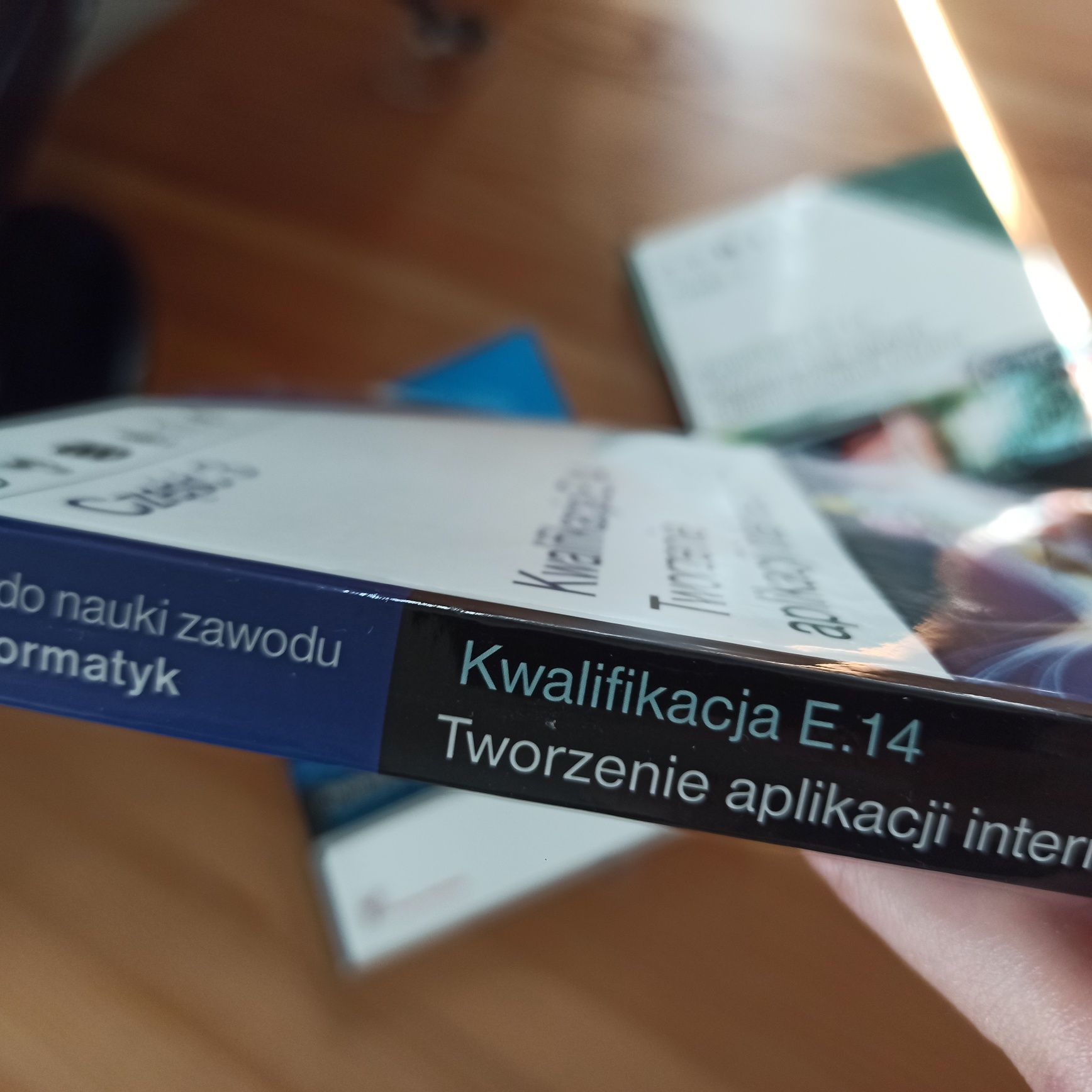 Kwalifikacja E.14 Tworzenie stron internetowych i aplikacji Helion