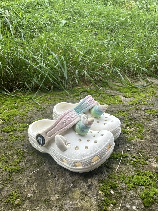 Crocs ( літнє взуття , шльопанці ) для дівчинки
