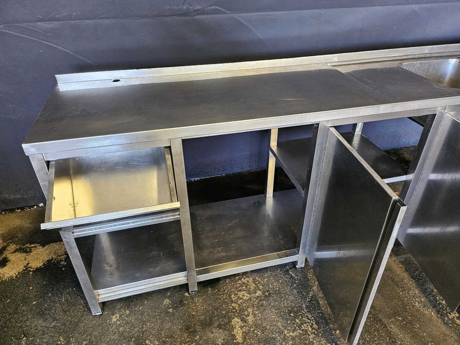 Bancada em inox com dois lava loiça