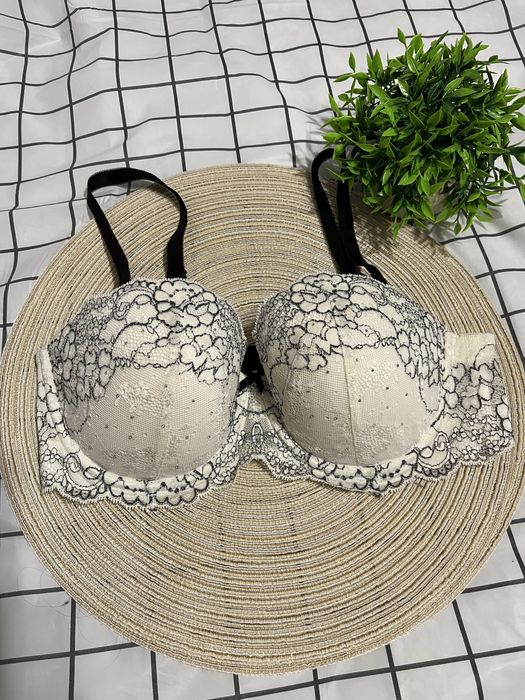 Бюст Victorias secret