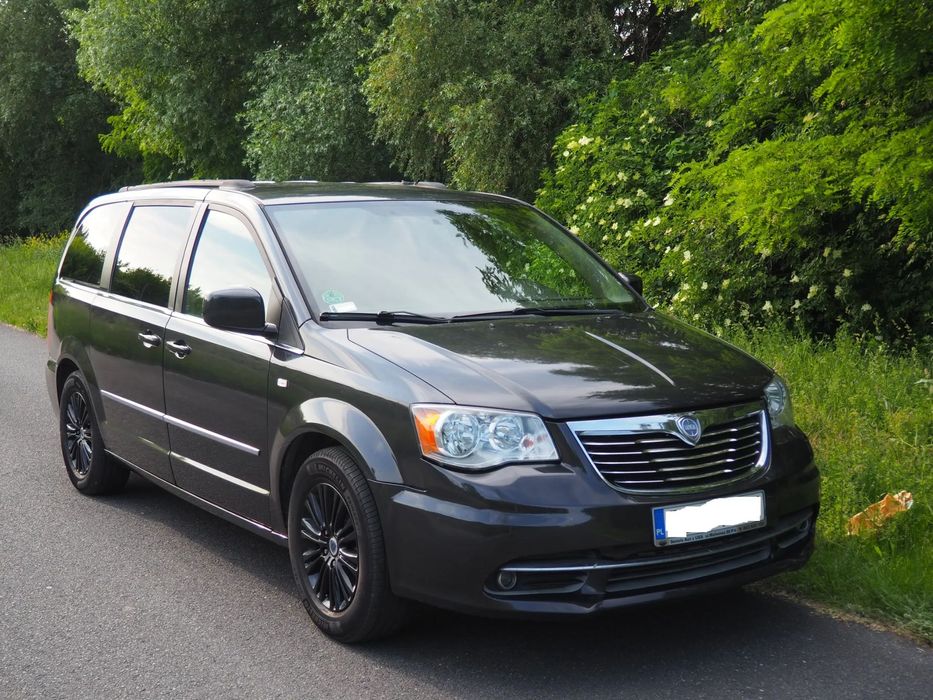 Lancia Voyager Lancia Voyager 2.8 Diesel/ 2013/ Chrysler Voyager