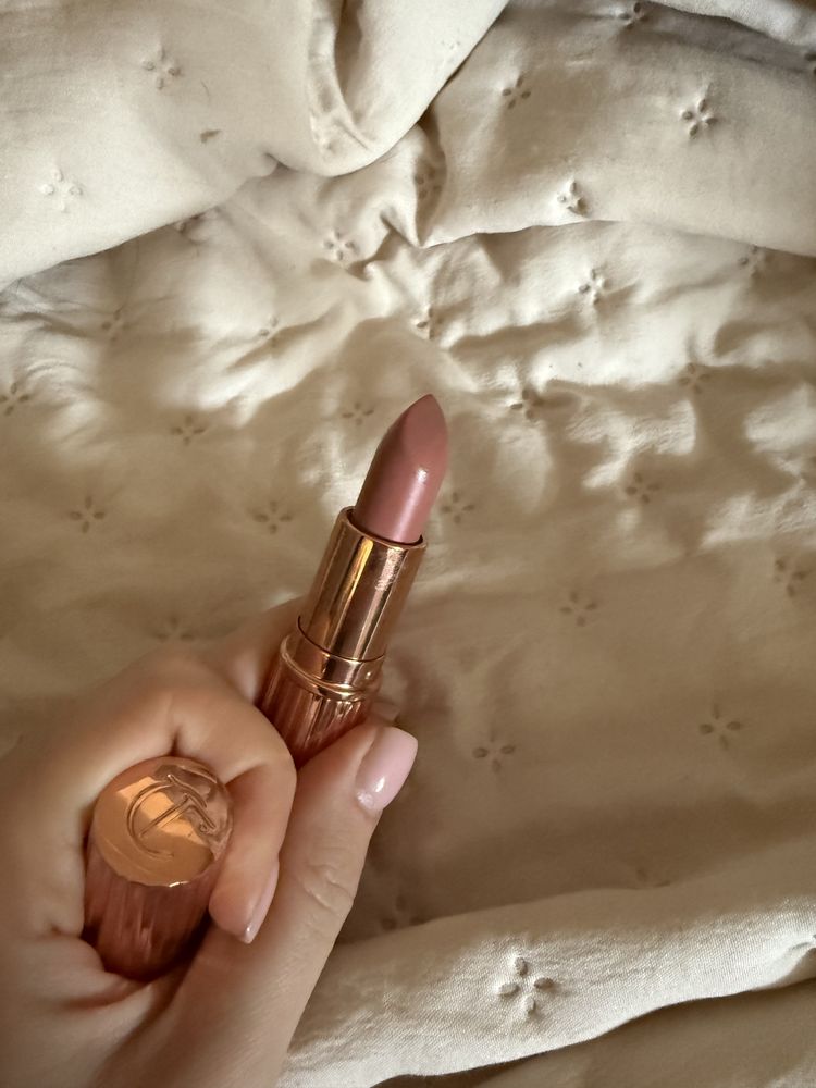 Charlotte tilbury pomadka szminka pillow talk fair