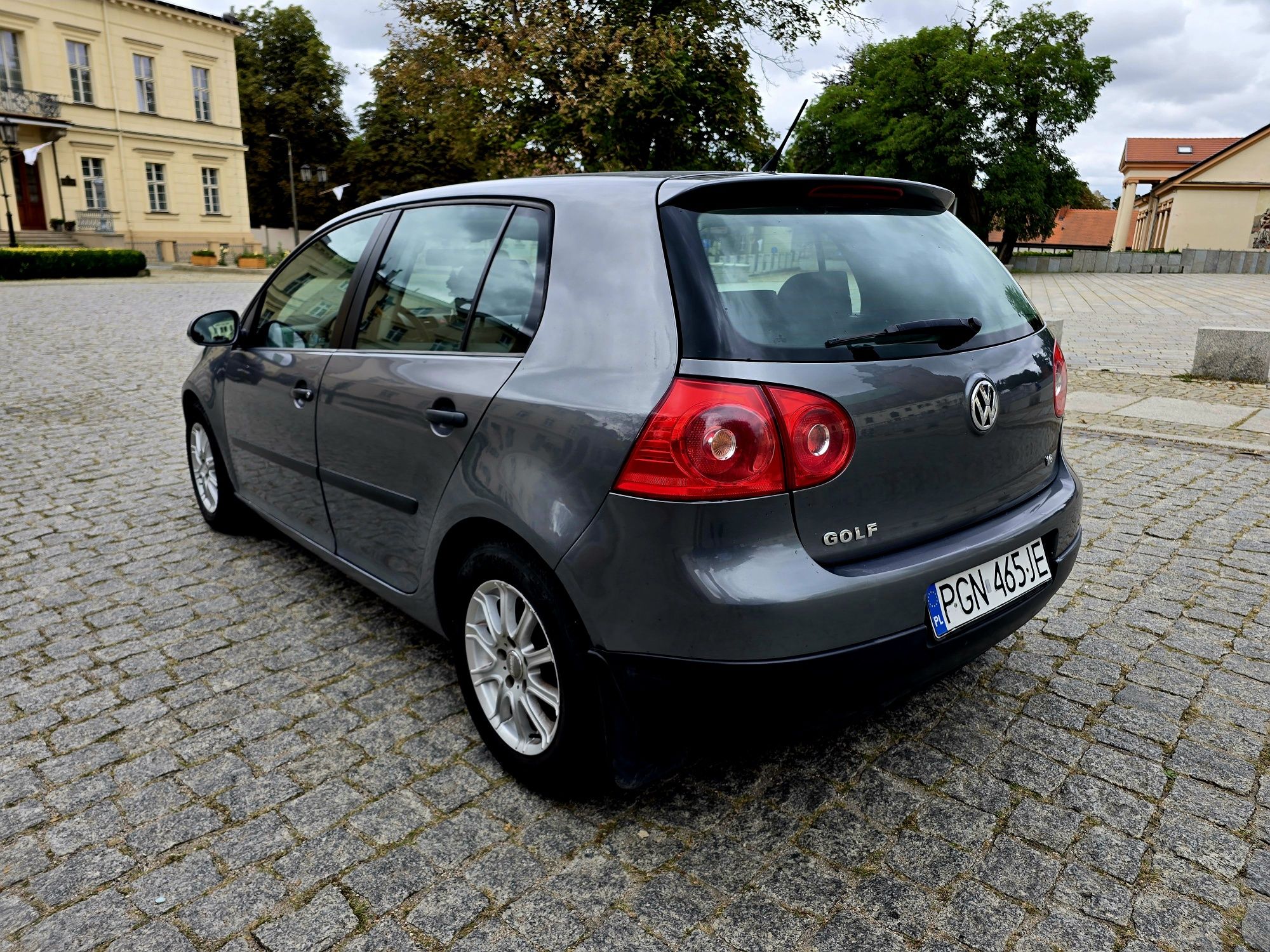 Sprzedam VW Golfa 5 1.6 MPI LPG KlimatyzacjaAlufelgiCzujnikiParktronic