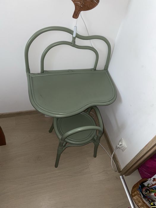 Ratanowe biurko i krzeslo dla dzieci