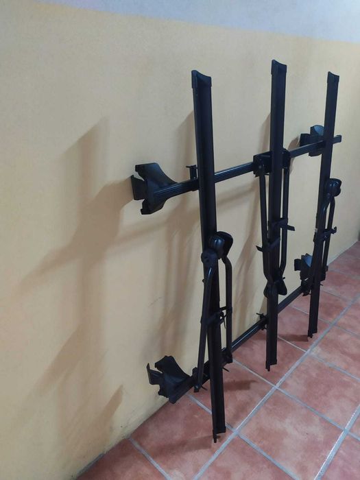 Suporte universal novo para 3 Bicicletas de tejadilho.