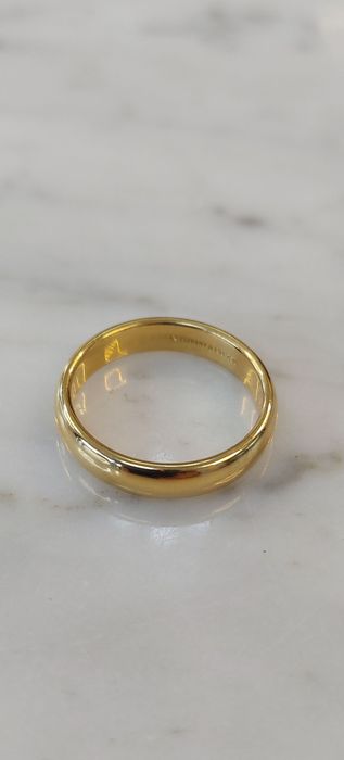 Złota obrączka Tiffany & Co.