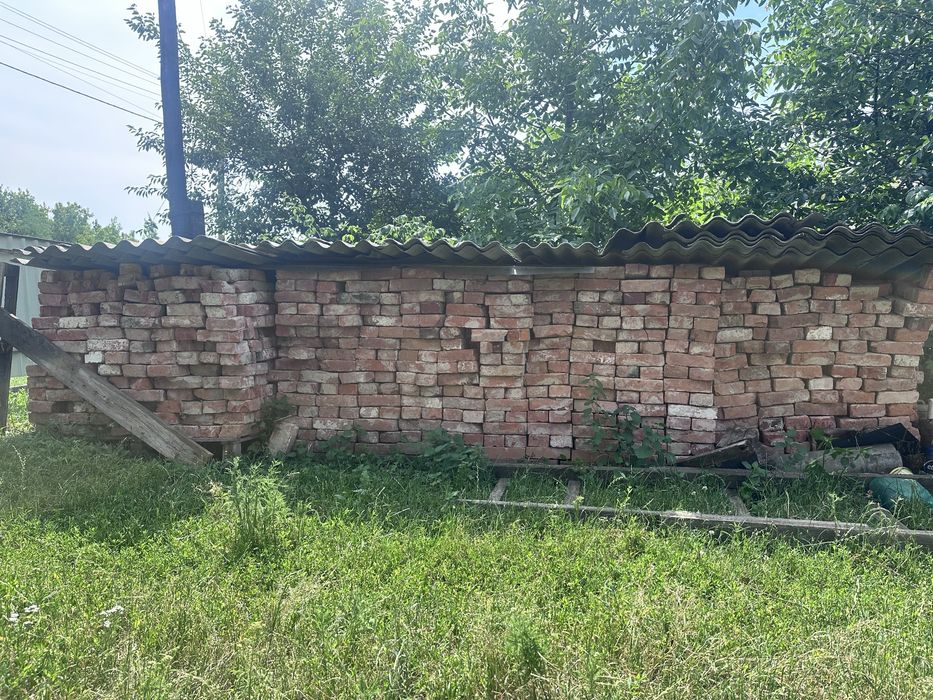 Продам цеглу ( червона)  6 грн шт