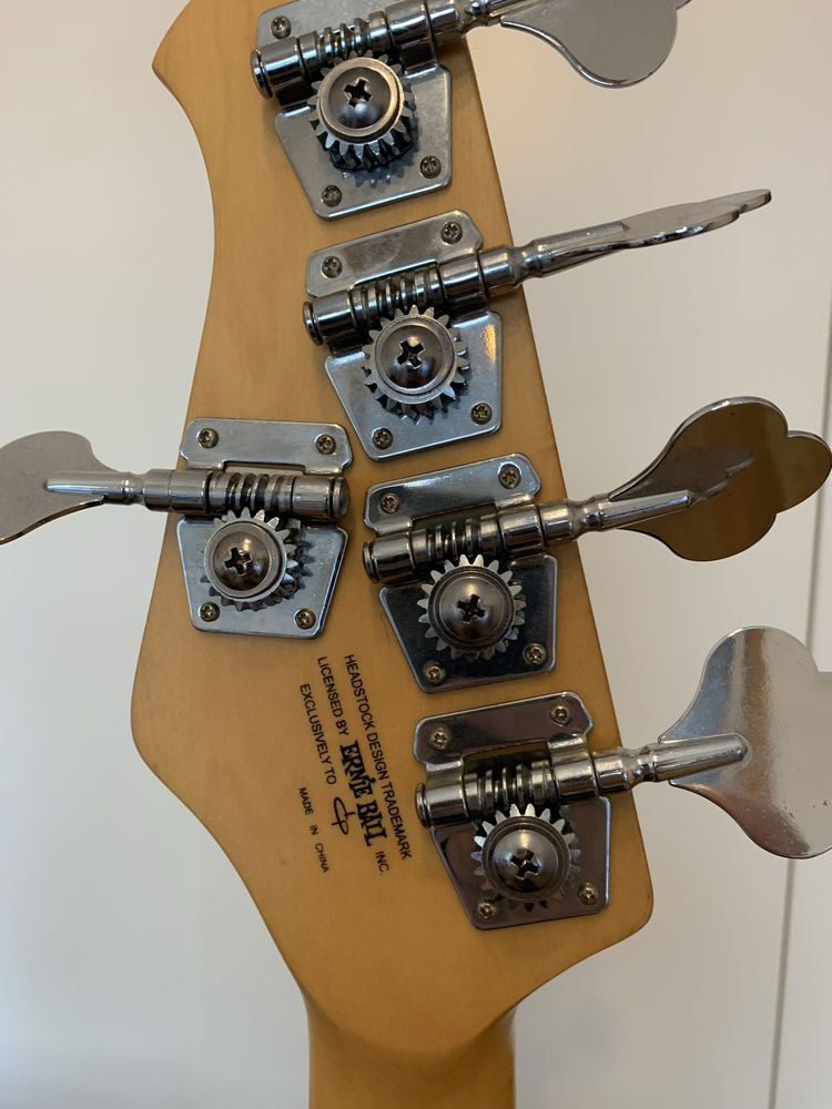 Baixo OLP (Ernie Ball) 5 cordas com hardcase