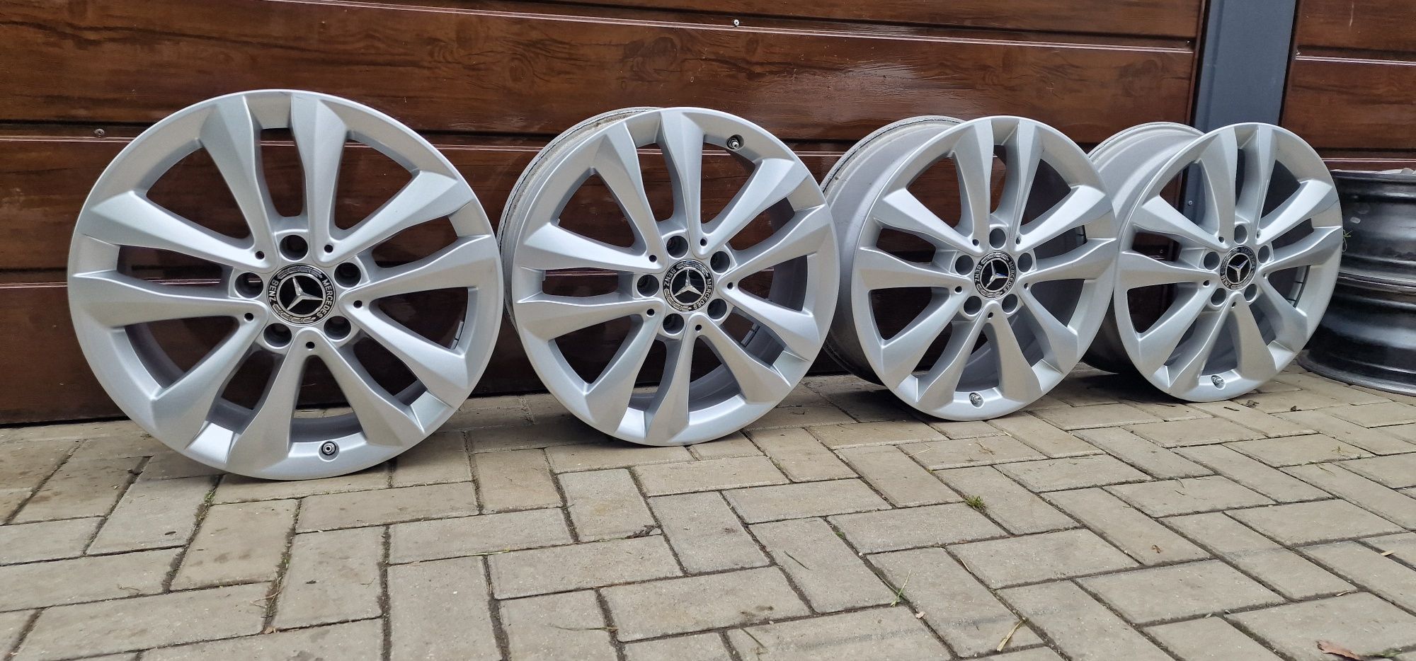 Felgi Aluminiowe Mercedes W205 R17 5x112 ET48.5-7J+Plus czujniki ciśni