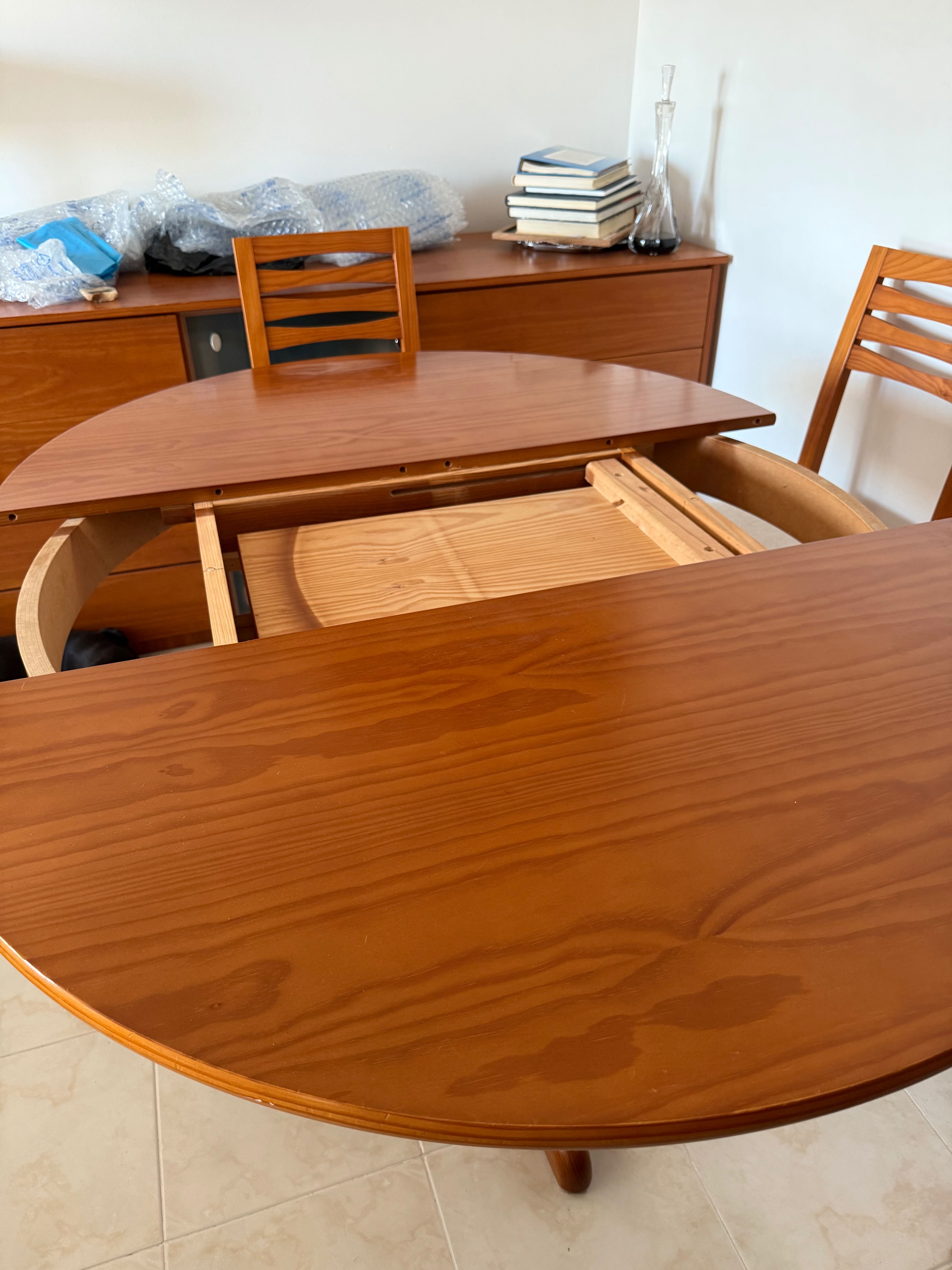 Mesa de 4 a 6 pessoas