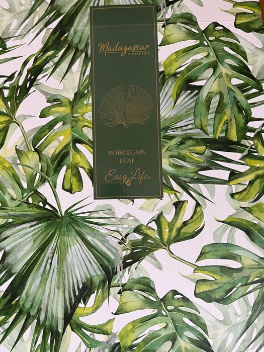 NOWY, ozdobny porcelanowy talerz / patera w kształcie liścia.