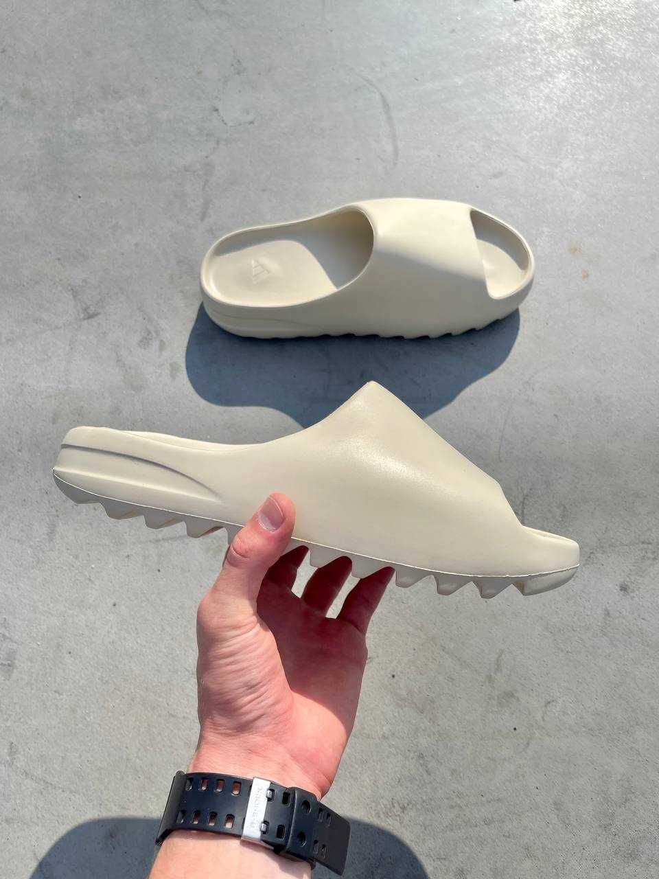 АКЦІЯ! Жіночі шльопанці Adidas Yeezy Slide Bone (37-22,5 см)