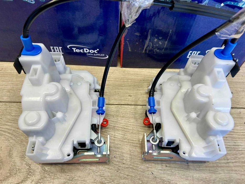 Замок двери зад перед лівий правий Fiat Doblo 263 Фіат Добло Combo