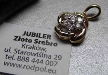 Złota zawieszka z diamentami brylanty 0,28 ct.