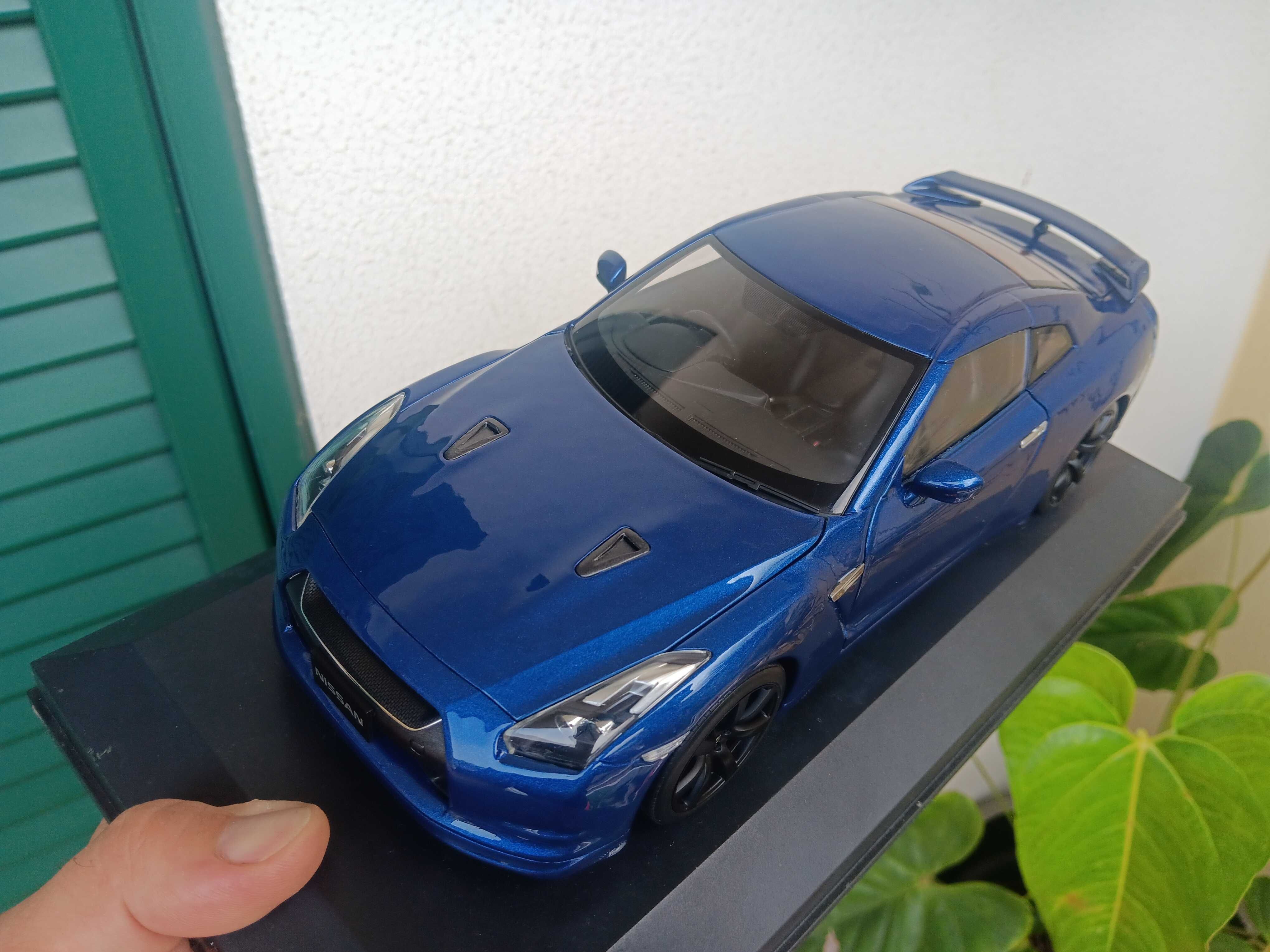 RESERVADO Nissan skyline r35 v-spec autoart 1/18 PERSONALIZADO