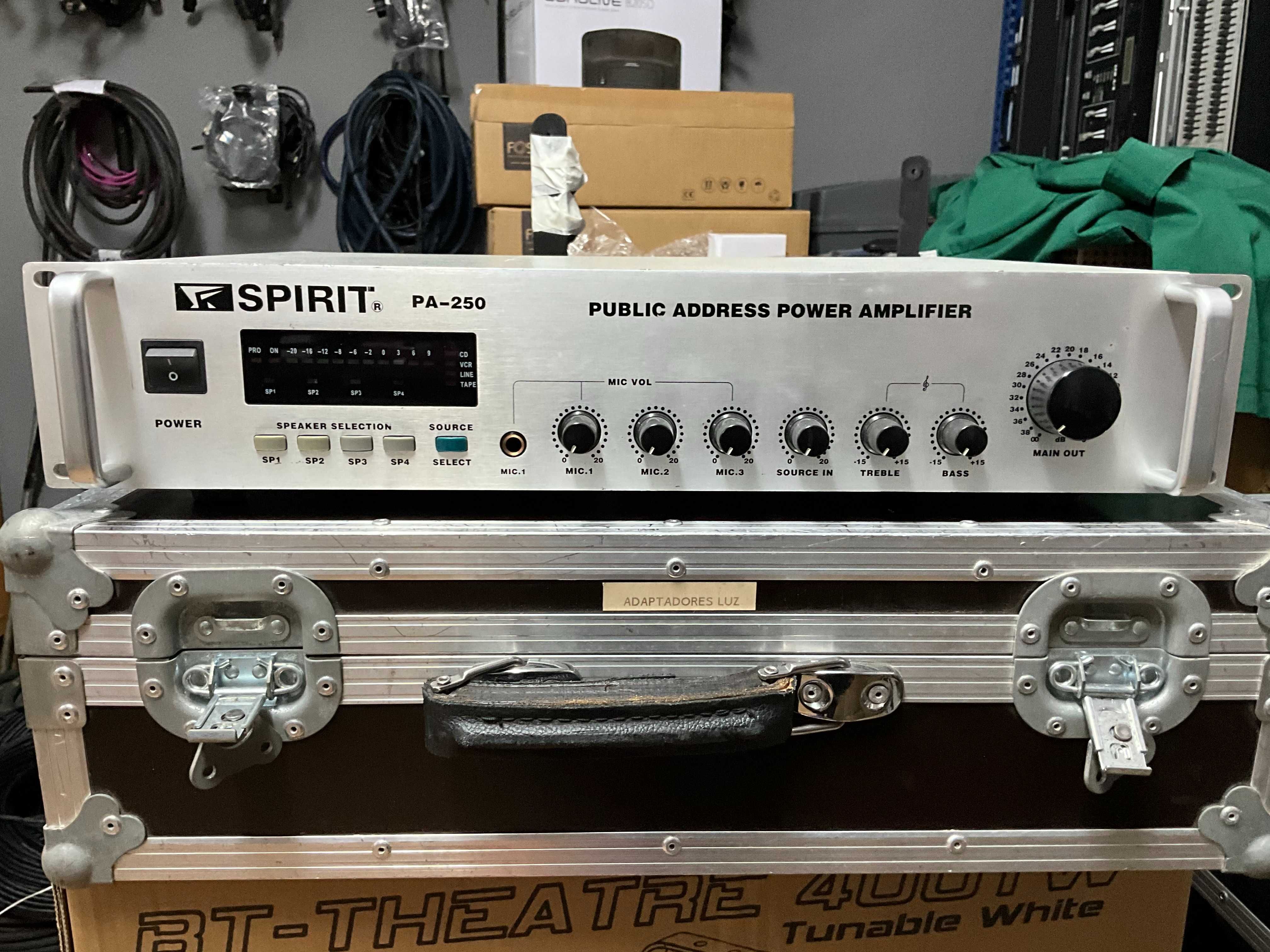 Spirit PA-250 amplificador