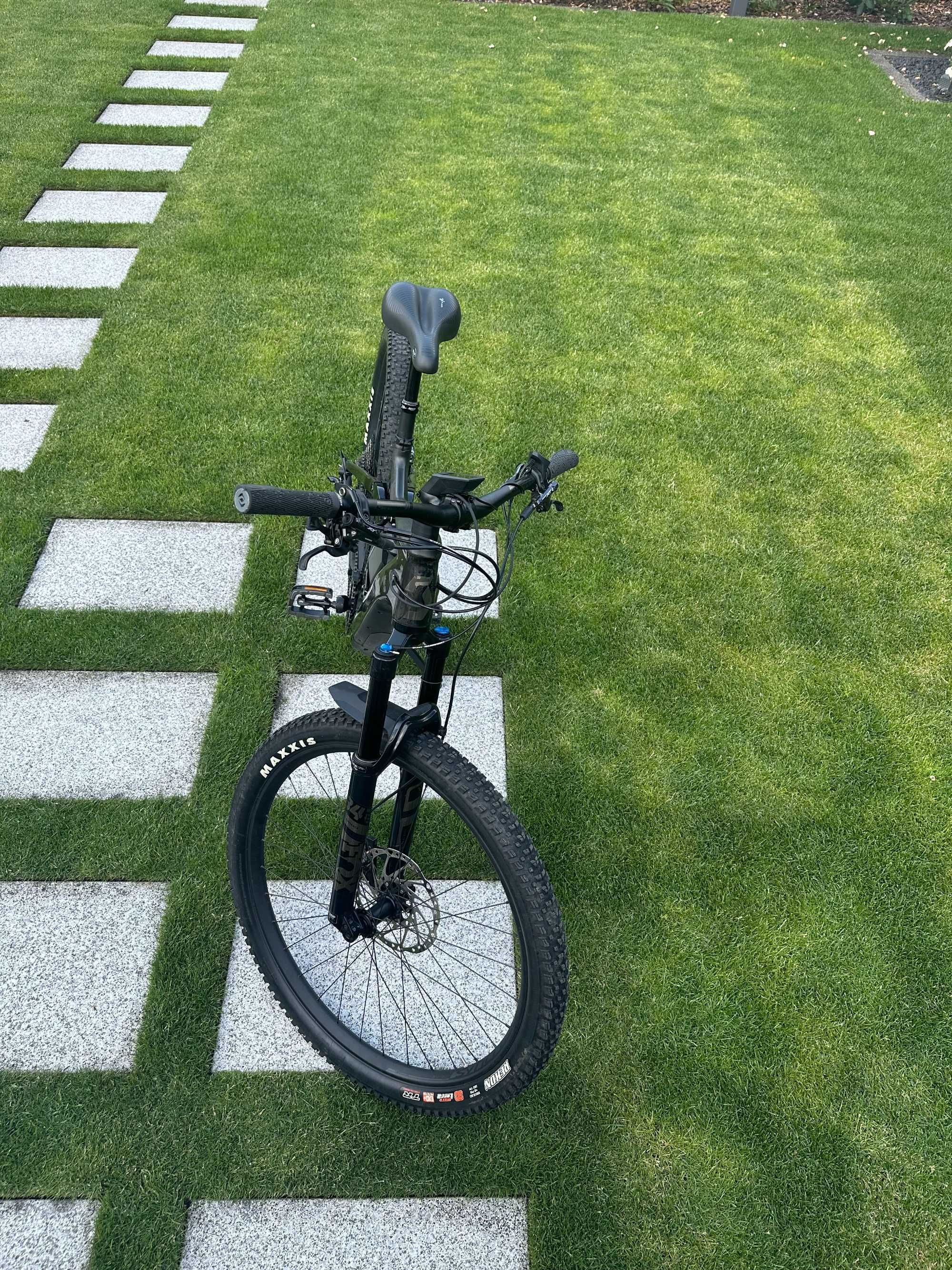 Scott Strike eRIDE 900 Premium rama karbonowa rozmiar M full