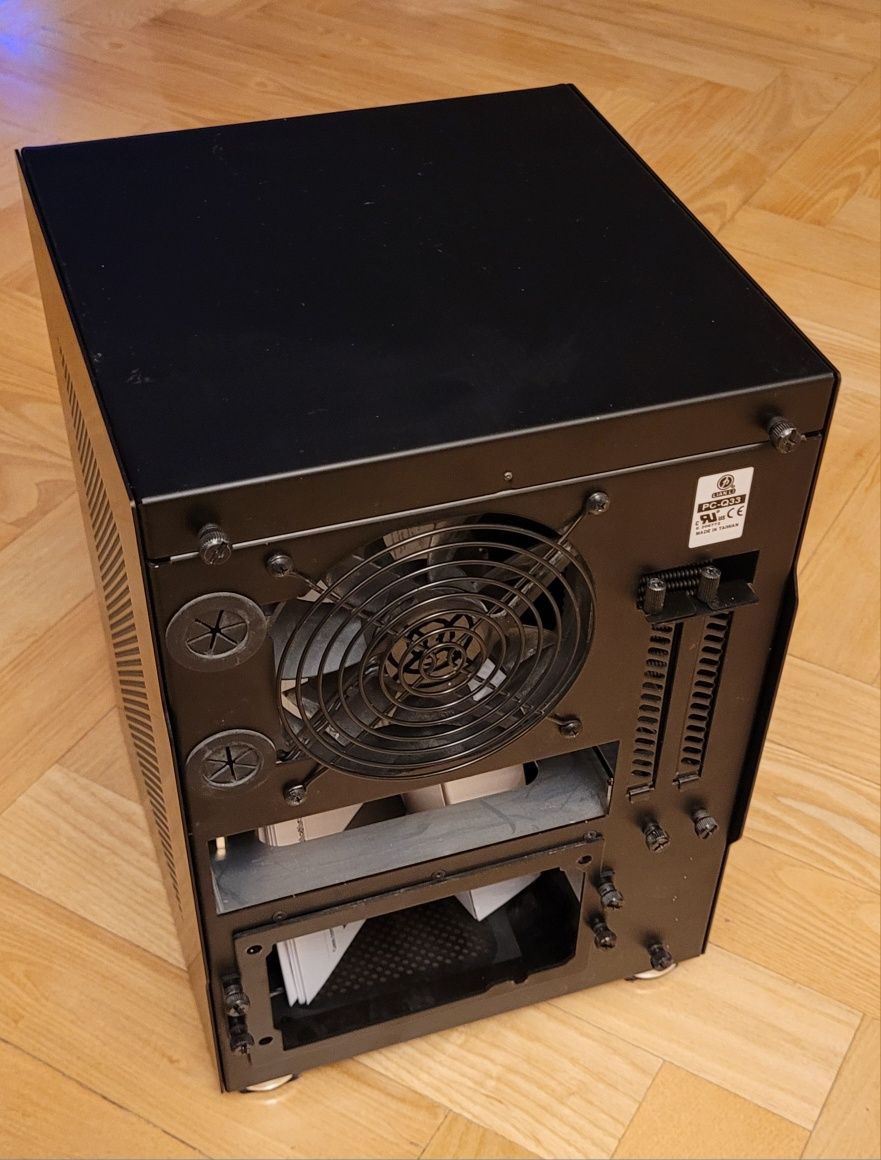 Obudowa Mini-ITX Lian Li PC-Q33B
