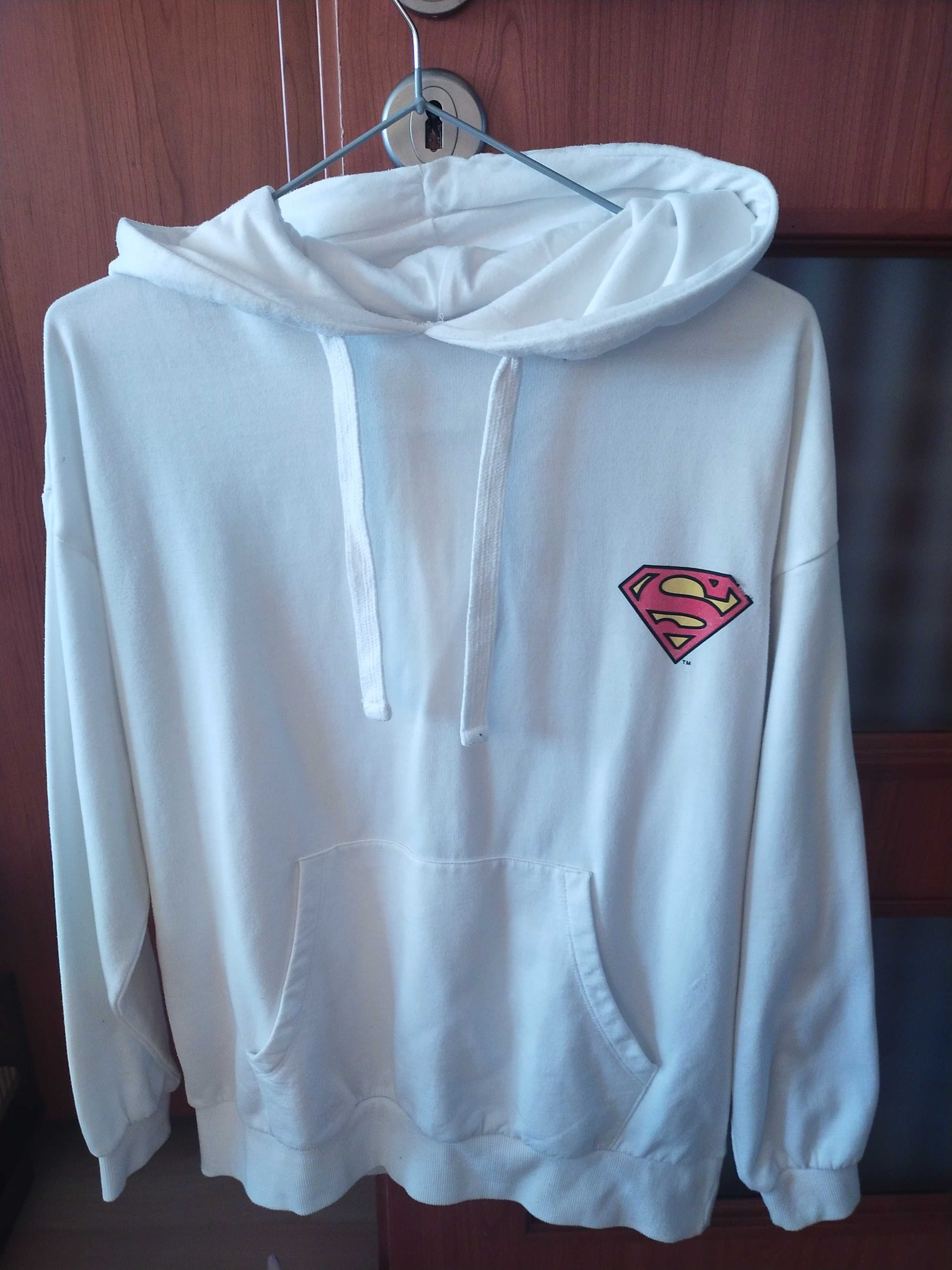biała bluza  Sinsay z  kapturem i logo Superman rozmiar XS