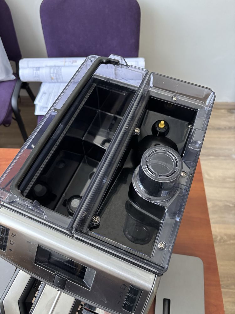 Кавомашина Saeco Lirika One Touch Cappuccino (RI9851/01)