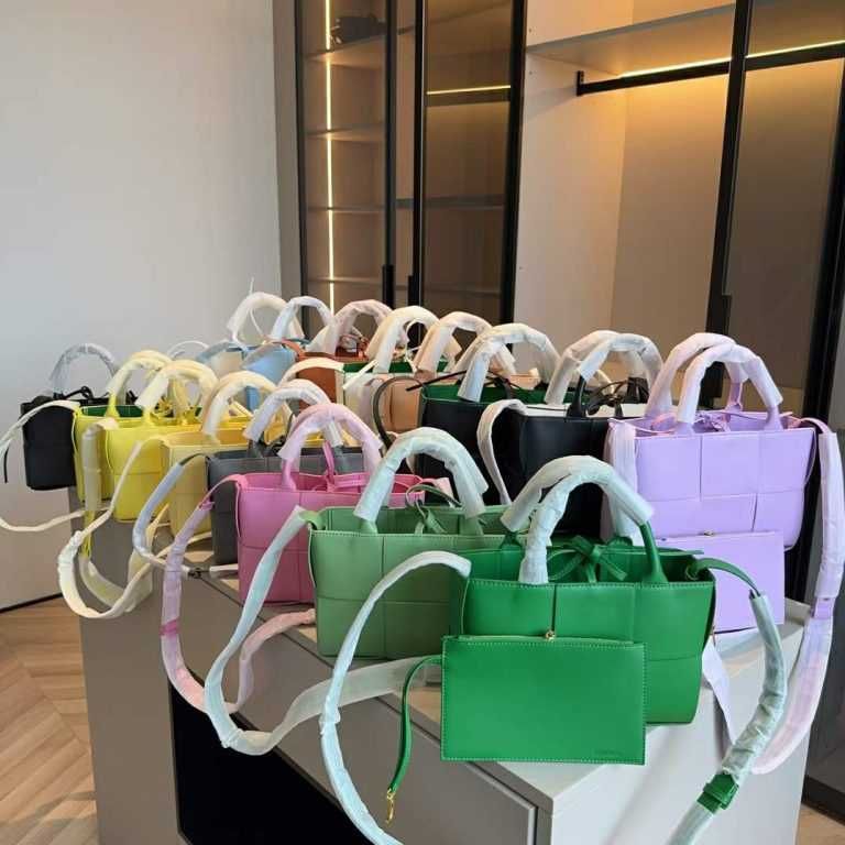Torebka damska nowa Bottega Veneta 833124