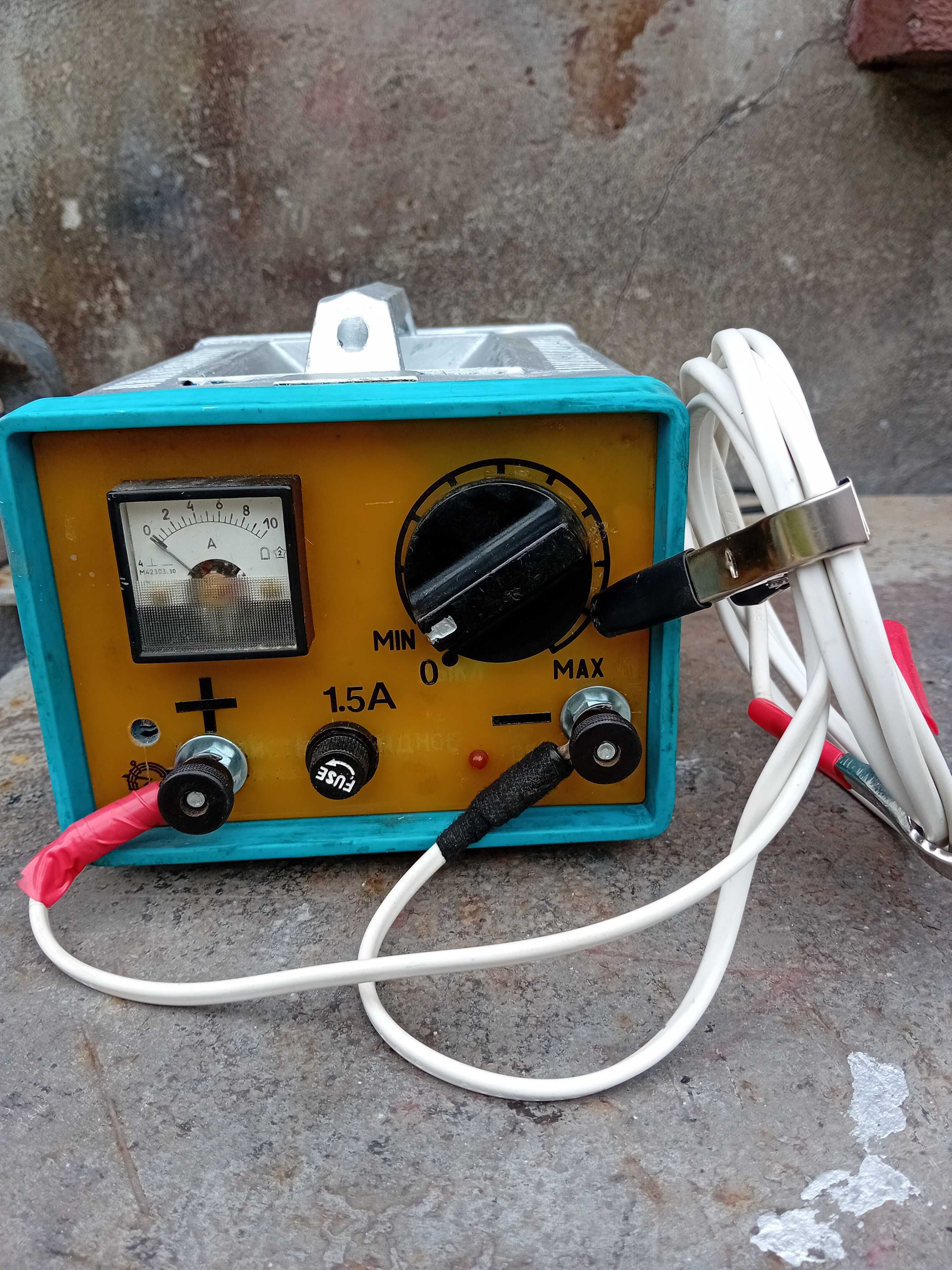 Sprzedam prostownik 12V