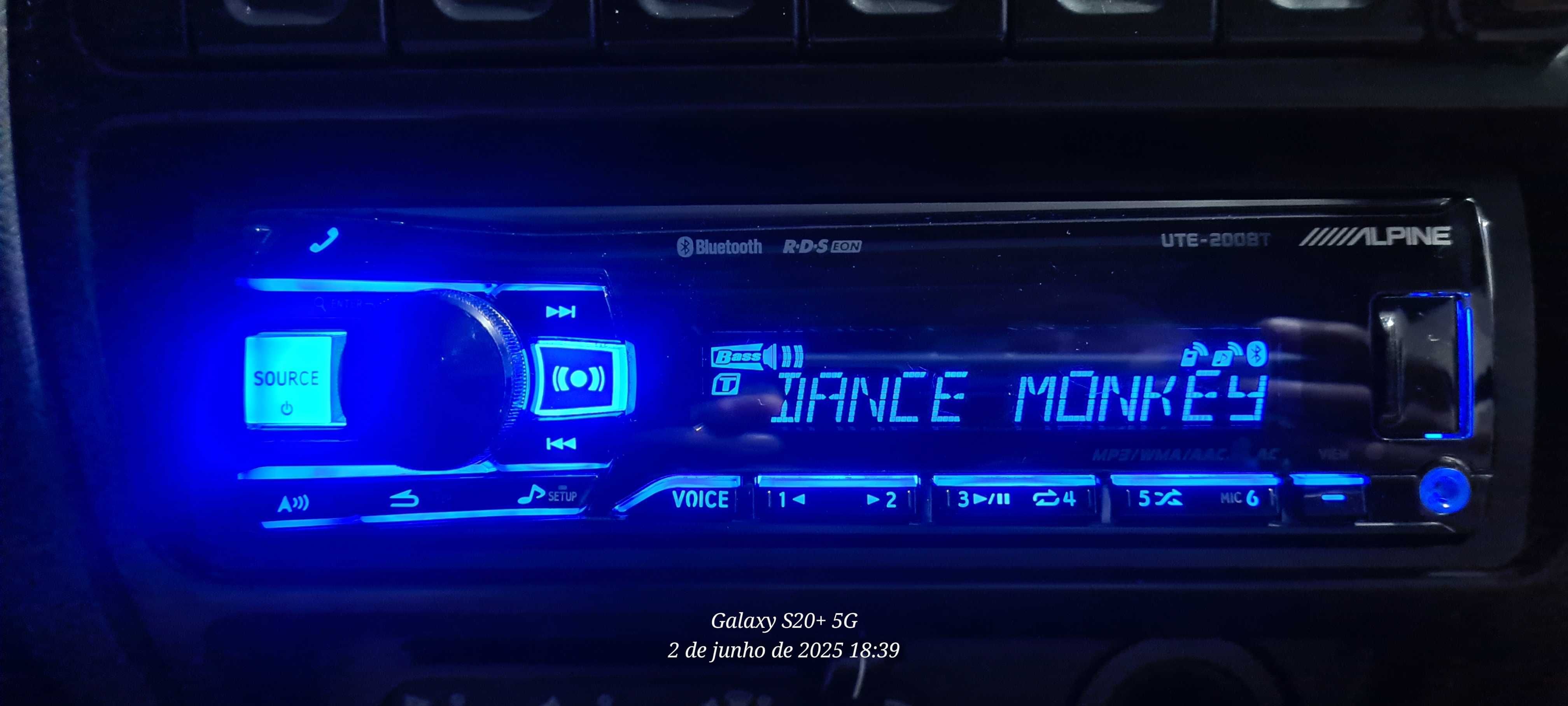 ALPINE UTE-200BT c/novo, tem conexão BLUETOOTH