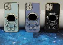 etui Astronaut Case kolor: niebieski, miętowy, czarny do iPhone 15