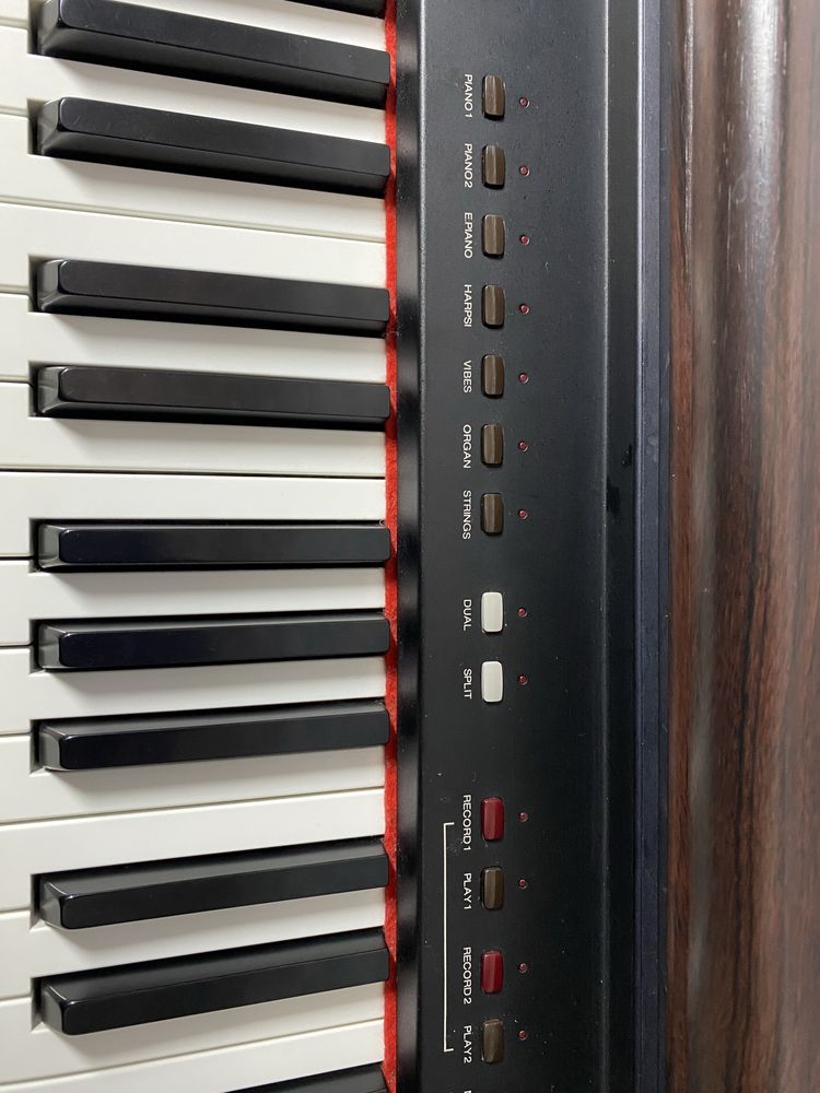 Suzuki Digital Piano HP 90