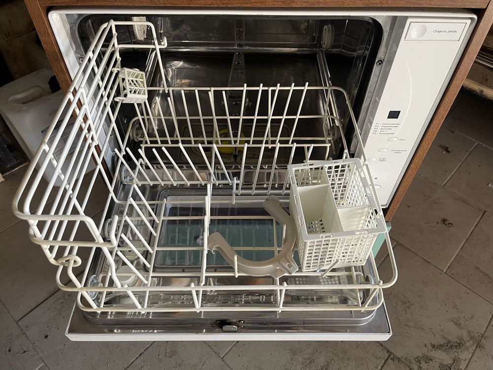 посудомоечная машина, посудомийна машина, посудомийка
