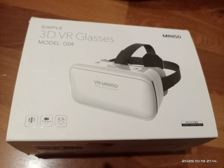 Очки виртуальной реальности для просмотра на смартфонах