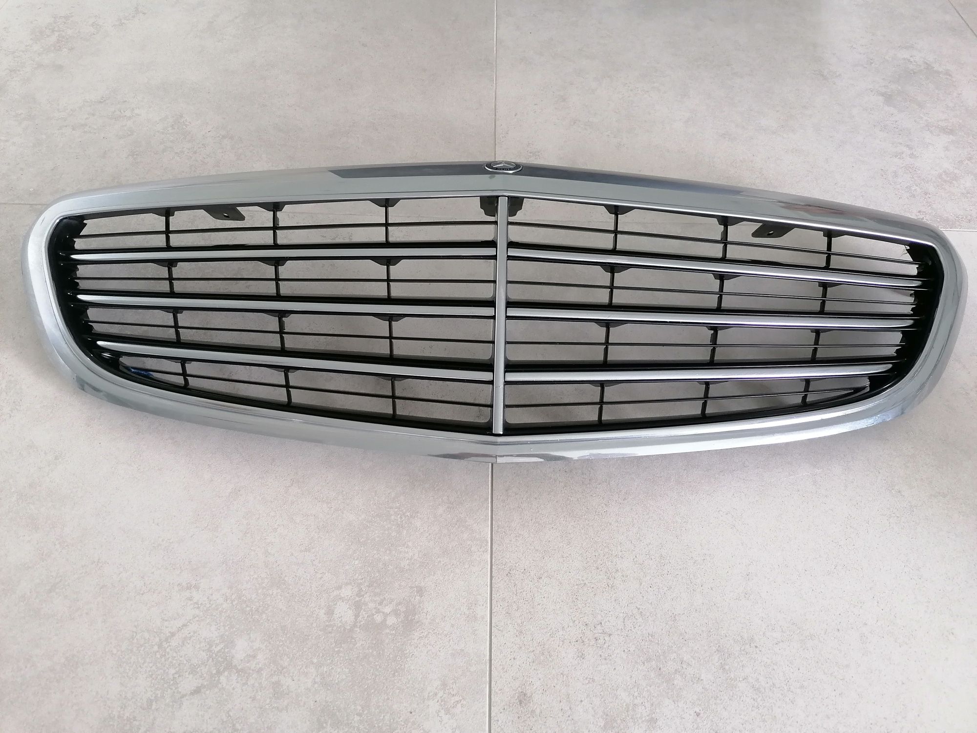 Grill Atrapa Mercedes C klasa W205 Oryginał