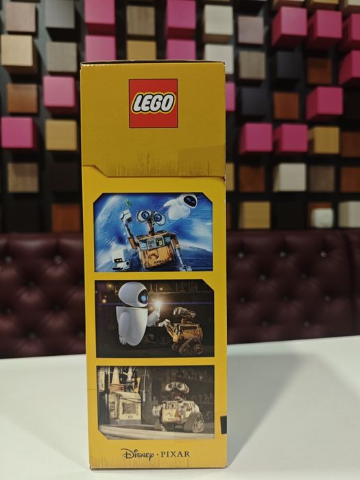 Конструктор LEGO IDEAS 21303 Робот WALL-E (677 Деталей)