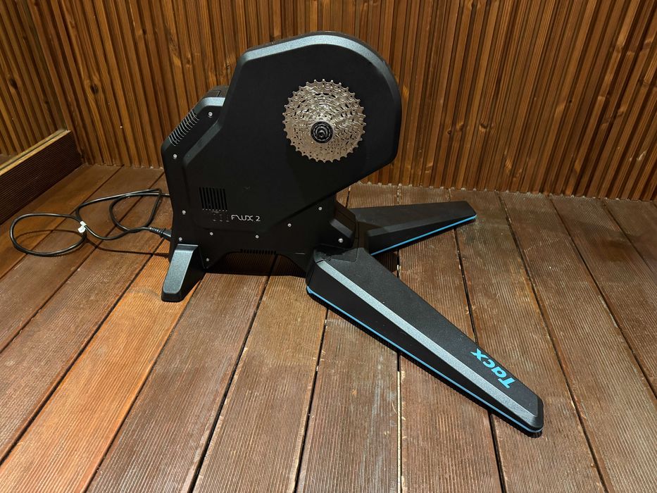 Home Trainer TACX FLUX 2 SMART T2980 + Suporte roda dianteira