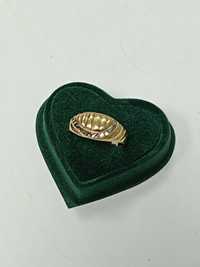 Złoty pierścionek, złoto 585 rozmiar 24 (97M)