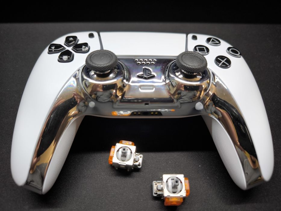 Dualsense with TMR Ginfull joysticks with some marks64551529253633120