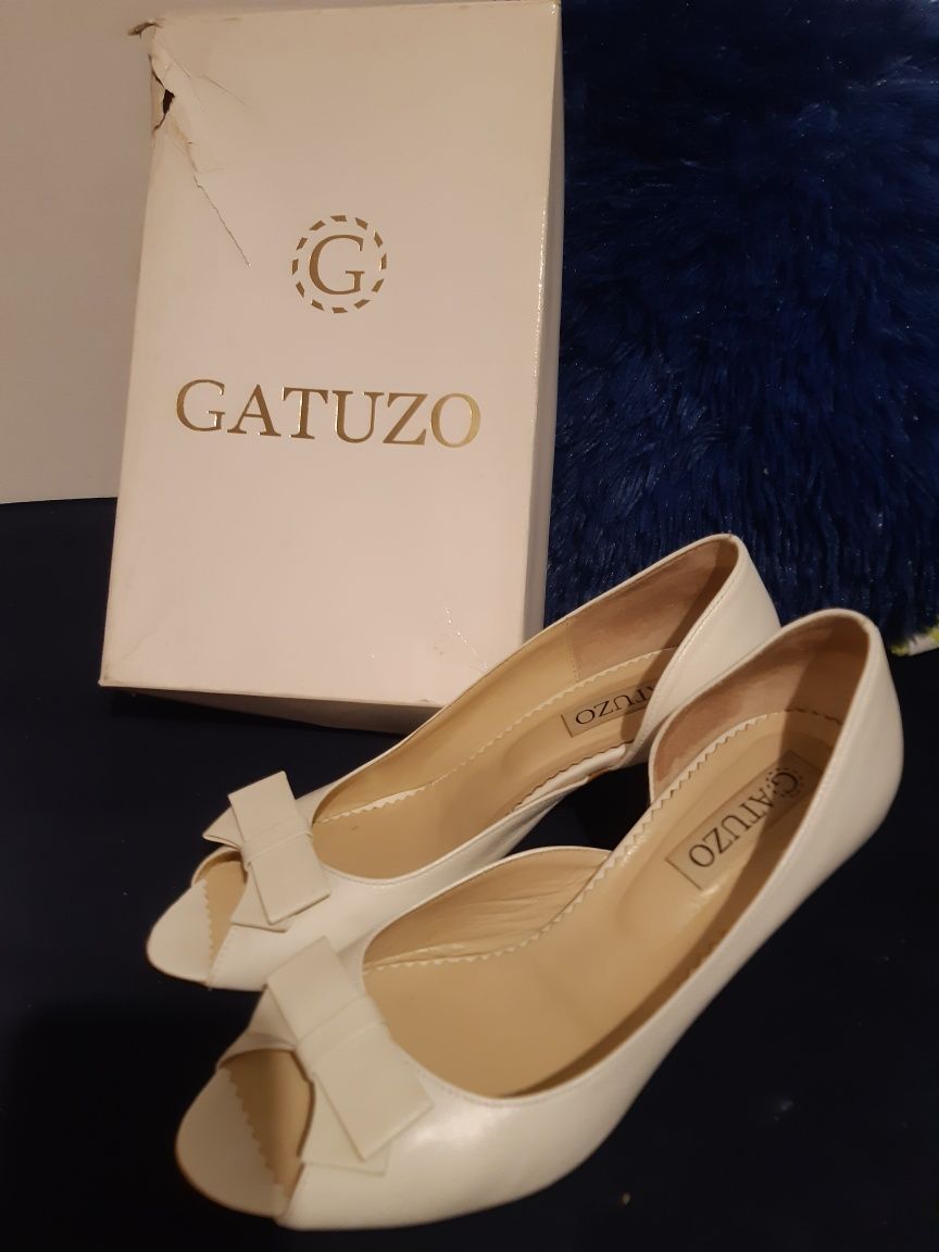 Buty kremowe skórzane Gatuzo 39