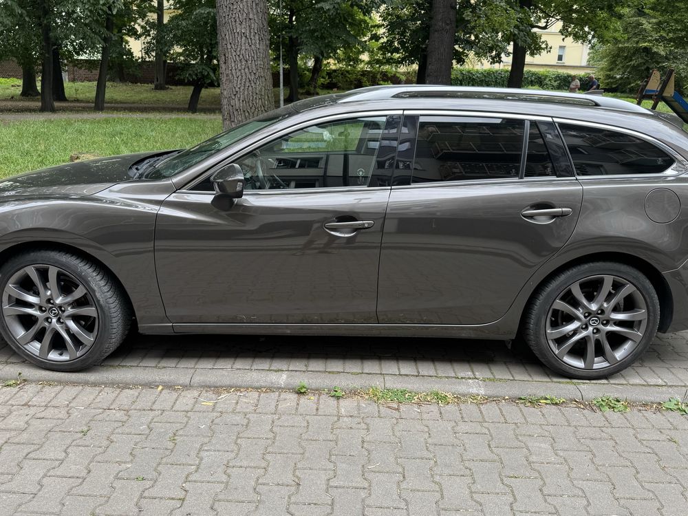 Sprzedam Mazdę 6 w dobrym stanie.