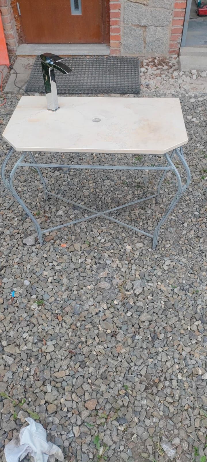 Blat pod umywalkę