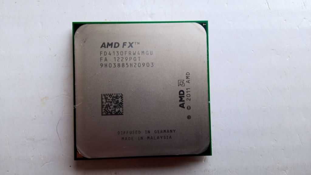 Процессор QuadCore AMD FX-4130, 3800 MHz , sAM3+, 125W !