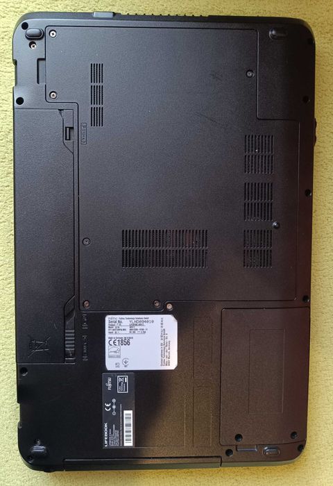 Fujitsu AH512 Intel core i3/ RAM 4gb/HDD 500gb