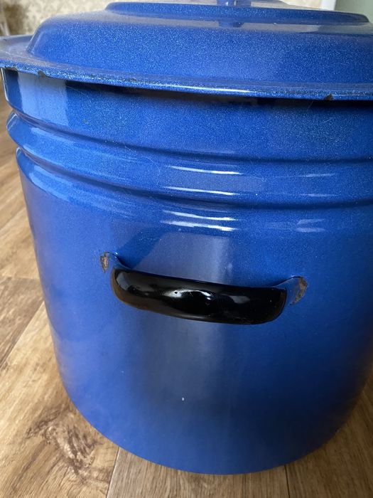 Продам кастрюлю б/у 40 литров